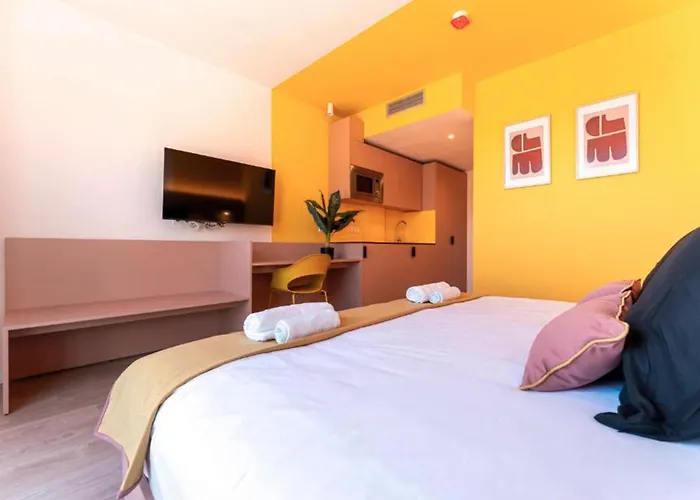 La Marina Sunset 3000 Apartment