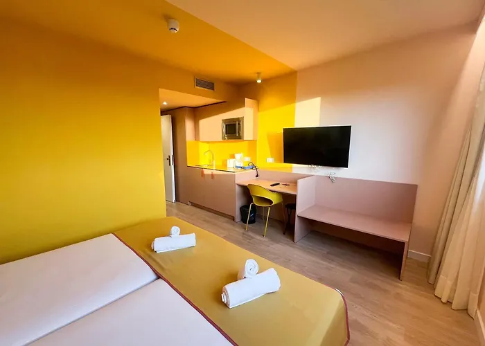 La Marina Sunset 3000 アパート *